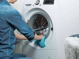 Wenn eure wäsche nach dem waschen nicht gut riecht, solltet ihr die maschine reinigen. Waschmaschine Reinigen Diese Hausmittel Helfen Gegen Eine Stinkende Trommel Wohnen