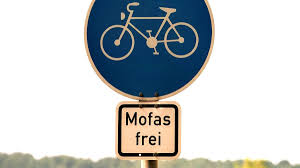 Wann Sie Mit Moped Oder Mofa Den Radweg Benutzen Durfen