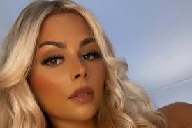 Melissa Kirkham's Instagram, Twitter & Facebook