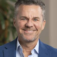 Dana Morey's Instagram, Twitter & Facebook