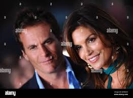 Cindy crawford and randy gerber hi-res stock photography and images