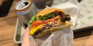 Shake shack started as a small, permanent kiosk in madison square park in manhattan. Shake Shack New York Der Favorit Unter Den Burgern