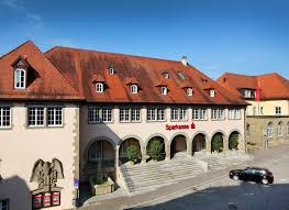 Oktober 2020, 08:14 uhr•schwäbisch hall/heilbronn von heribert lohr. Sparkasse Sha Cr Mensch First