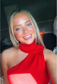 Kelly Mattson's Instagram, Twitter & Facebook