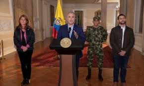 Duque y sus acompañantes regresaban de sardinata, donde entre las 11 y las 15 (las 9 y las 15 de argentina) hubo un encuentro con autoridades regionales para explicar las inversiones hechas en la región del catatumbo. Colombia Atentado Contra El Helicoptero Del Presidente De Colombia Ivan Duque Publico