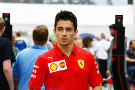 Watch the behind the scenes video of the giorgio armani made to measure ss20 campaign featuring formula 1 driver charles leclerc.charles leclerc.find out. Ferrari Pilot Charles Leclerc Modelt Fur Designer Giorgio Armani Sport11