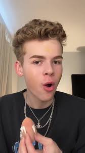 this literally makes my skin look like plastic #makeup #beauty