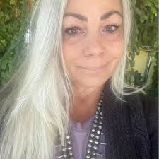 How to weave a basket using a wood bottom center?