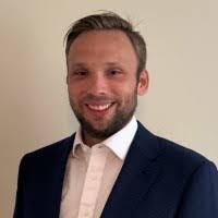 Erik Lyon's Instagram, Twitter & Facebook