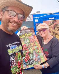 Merry Christmas from Tucson, Arizona thank you for your heaping helping of  hospitality laughs and unique artistic style 😬❤️😎. Though it was my first  time in Tucson, Arizona I felt I have