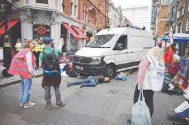 Extinction rebellion blockade central london street to kick off fortnight of protests the environmental protest group has said it wants to highlight the role of the city of london in financing fossil fuels around the world. Bltmoyg75zlgkm