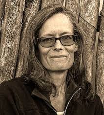 Lisa Bayne's Instagram, Twitter & Facebook