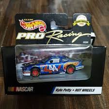 Gmp scale 1 18 camaro nascar team hot wheels catawiki. Hot Wheels Nascar Kyle Petty 44 Shopee Malaysia