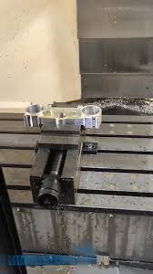 Hoy terminamos con la tija del viernes, finalizando el proceso con el  grabado!! El cliente nos pidió que grabáramos su logo en la pieza y así  quedó 🎉👌#tija #motos #motocrosss #españa #andalucia ...