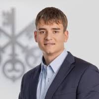 100+ "Simon Beck" profiles