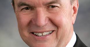 Wal-Mart picks Mike Duke as new CEO