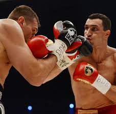 Vitali klitschko boxt in ukrainischen parlament. Boxen Klitschko Besiegt Grossen Aber Langsamen Wach Welt