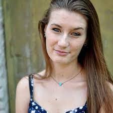 Sarah Renfroe's Instagram, Twitter & Facebook