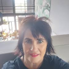 LieweElize: “Ek het nie kontak met my familie ná 'n sekere insident nie. My  dogter het onmin gesaai. Toe het my suster gesê ek is 'n slegte ma. Ek het  eers dae