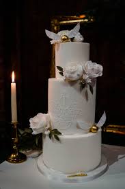 Stunning Undertstated White Harry Potter Themed Wedding Cake By Storeybook Cakes St Harry Potter Wedding Cakes Harry Potter Wedding Theme Themed Wedding Cakes