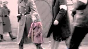 Der rote mantel des mädchens rettet ihnen das leben, weil »die kleine erdbeere« eine polnische familie so rührt, dass sie den beiden unterschlupf gewährt. Little Girl In Red Schindler S List Title Melody Violin Cover Youtube