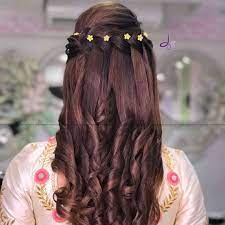 25 Pre Wedding Hairstyles For Mehndi Haldi Or More Functions Bridal Hairstyle Indian Wedding Bridemaids Hairstyles Wedding Curls