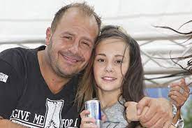 Ich hatte zwar direkt am ersten tag einen tiefpunkt, aber dann habe ich mich an herren: Willi Herrens Tochter Alessia Ist Wieder Aufgetaucht Gala De