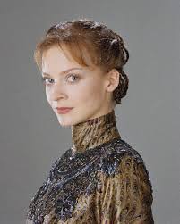 Julie Cox's Instagram, Twitter & Facebook