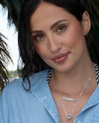 Introducing the 4ocean x Dune Ocean Waves Necklace 🌊 Crafted in sterling  silver, this meaningful design features certified 4ocean plastic from Bali,  Haiti & Hawaii, flowing into sand and shells from the