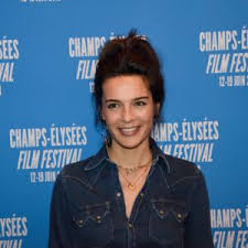 L'éditorialiste alexis poulin réagit à la nouvelle vidéo des influenceurs youtube mcfly et carlito, tournée à l'elysée, dans laquelle le président français emmanuel macron se livre à un jeu d'anecdotes. Ornella Fleury Biographie News Photos Et Videos Tele Loisirs