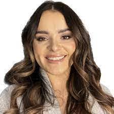 Alice Beckley's Instagram, Twitter & Facebook