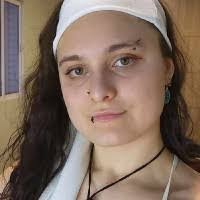 Iris Moncada's Instagram, Twitter & Facebook