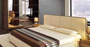 Bunlara ek olarak yatak başlığı, uyku seti, nevresim gibi ekstra ürünler sunar. Yatas Enza Matt Yatak Odasi Takimi