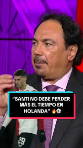 ¿Santi deberia irse ya de Holanda? Para Hugo Sánchez no hay duda