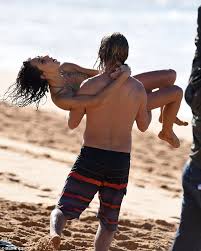 From everyone at home and away, we want to wish you all a happy and safe christmas! Home And Away S George Mason And Isabella Giovinazzo Engage In Kiss Daily Mail Online