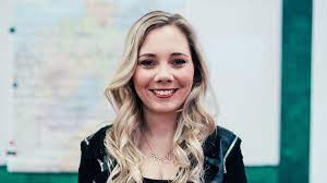Warum stellen sich blondinen immer dümmer als sie sind? Von Koln 50667 Zu Krass Schule Das Ist Lehrerin Jessi Promiflash De