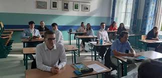 Zde jsou bližší pokyny z doporučení mšmt a dle těchto pokynů upravená organizace chodu školy do konce školního roku Maturanti Se Do Skol Vrati Nejdriv Na Konci Ledna Magazin Vysoke Skoly