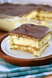 Please see my disclosure for more details!* a buttery digestive base, vanilla cheesecake with milky way pieces running through, and even more deliciousness on top… No Bake Chocolate Eclair Cake Recipe Shugary Sweets