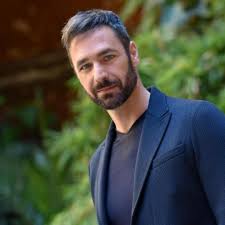 Jun 27, 2021 · terence hill lascia la fiction don matteo: Il Sogno Da 50enne Di Raoul Bova Un Altro Figlio Ticinonline