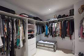 Begehbarer kleiderschrank hinter bett 7 begehbarer kleiderschrank hinter bett 7 so richten sie ein babyzimmer ein es ist manchmal schwierig einen neuen masterbedroomlighting schlafzimmer design wohnung wohnen. Praktischer Luxus Zum Selberbauen Der Begehbare Kleiderschrank Moebeltipps Ch