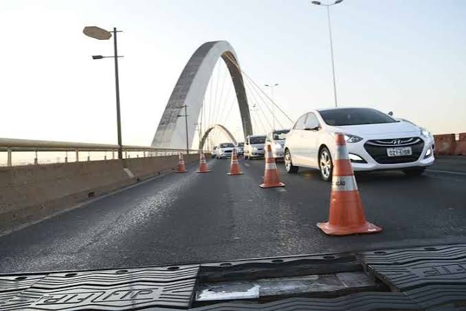 Ponte JK ficará parcialmente interditada até esta quarta-feira