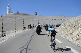 L'étape du jour reliera sorgues à malaucène. 5jrlhfbe15uptm