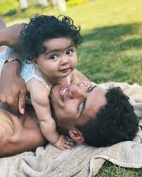 Jun 27, 2021 · raphael varane has seen his latest instagram post flooded by hopeful manchester united fans as they look to convince him to join the club. Varane Parents Artelainapic00