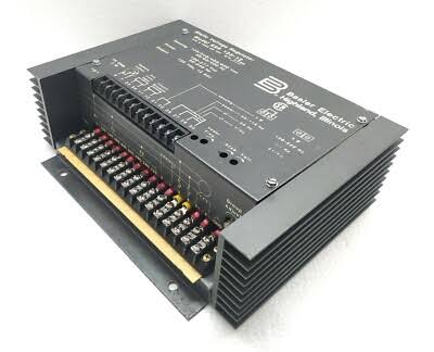 Basler Electric SSR 125-12 静态电压调节器，AI 生成