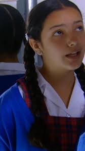 Lucía busca escaparse hasta La laguna para buscar a Francisco.  😬#LaHijaDelMariachi