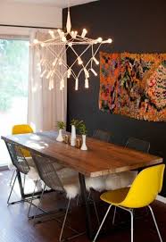 Salle à manger design aux teintes sombres et lignes luxueuses. Pin Su Amenagement Home