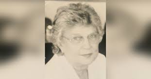 Linda Besser's Instagram, Twitter & Facebook