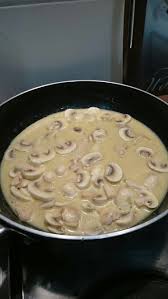 Sauce Poulette Ou Comment Utiliser Les Restes D Un Poulet Roti Recette Poulet Roti Alimentation Recettes De Cuisine
