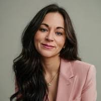 Andrea Whisman's Instagram, Twitter & Facebook