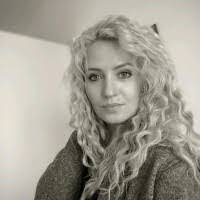 Julia Pfluger's Instagram, Twitter & Facebook